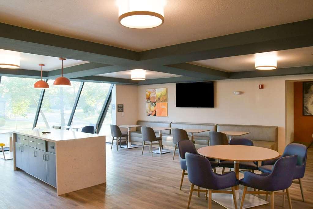 Comfort Inn & Suites Nw Milwaukee Germantown Restoran gambar