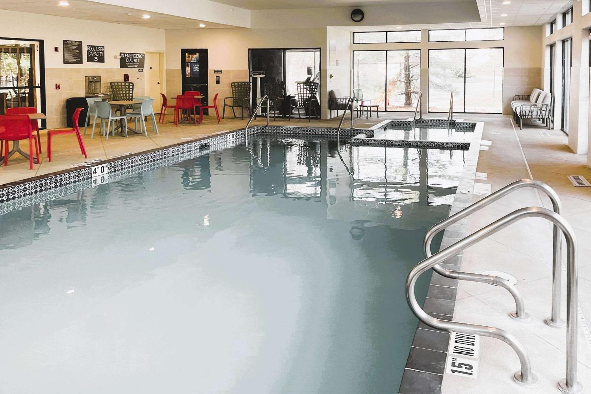 Comfort Inn & Suites Nw Milwaukee Germantown Luaran gambar